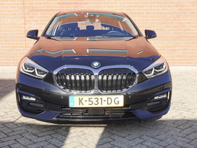 BMW 1-SERIE 118i Executive Edition Navigatie Apple Carplay/Android Auto Adaptive Cruise Control Parkeersensoren Full LED Virtual Cockpit Climate Control