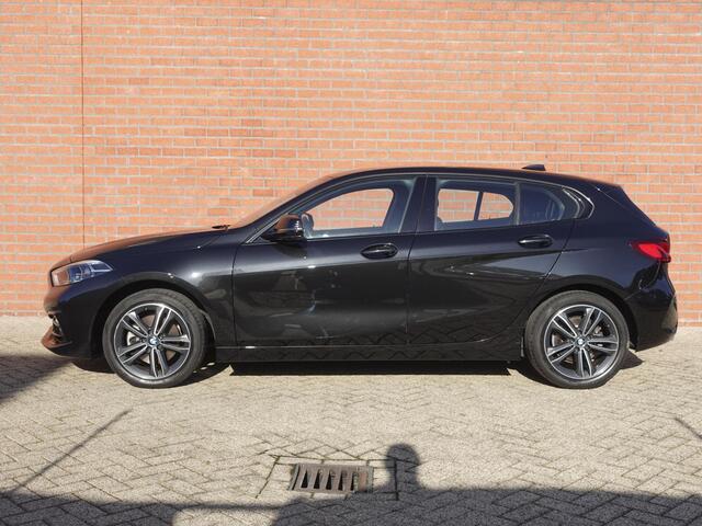 BMW 1-SERIE 118i Executive Edition Navigatie Apple Carplay/Android Auto Adaptive Cruise Control Parkeersensoren Full LED Virtual Cockpit Climate Control
