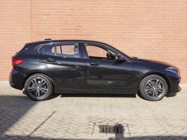 BMW 1-SERIE 118i Executive Edition Navigatie Apple Carplay/Android Auto Adaptive Cruise Control Parkeersensoren Full LED Virtual Cockpit Climate Control