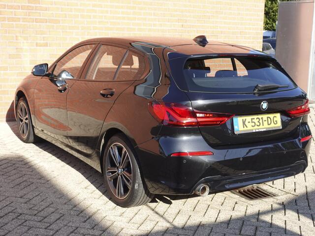BMW 1-SERIE 118i Executive Edition Navigatie Apple Carplay/Android Auto Adaptive Cruise Control Parkeersensoren Full LED Virtual Cockpit Climate Control