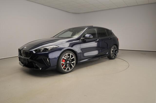 BMW 1-SERIE 5-deurs 120 M-Sportpakket Pro / Panoramadak / Trekhaak / LED / Harman-Kardon / Driving assistat plus / Alu wielen 19 inch