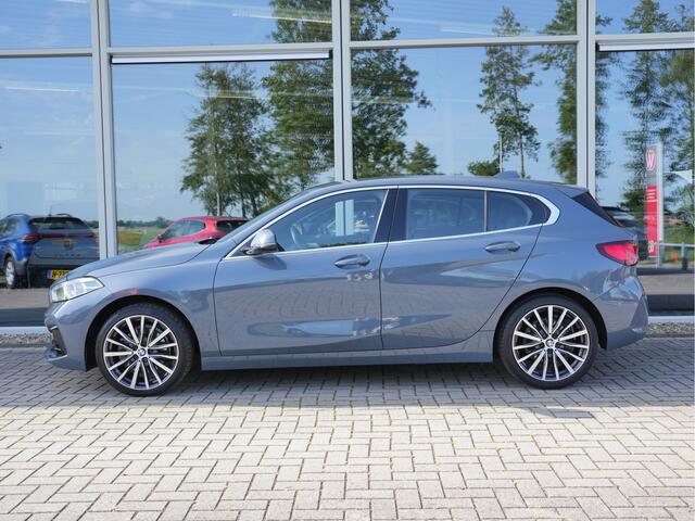 BMW 1-SERIE 118i Executive Edition DAB | Leer | sportstoelen | Apple/Android Auto