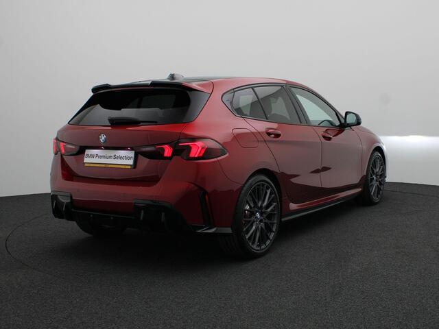 BMW 1-SERIE 120 M Sportpakket Pro | Premium Pack | Stuurwielrand verwarmd | Driving Assistant | Harman Kardon | 19''