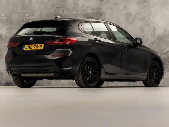 BMW 1-SERIE 116i High Executive Automaat (APPLE CARPLAY, NAVIGATIE, CLIMATE, PARKEERSENSOREN, SPORTSTOELEN, CRUISE, NIEUWE APK, NIEUWSTAAT)