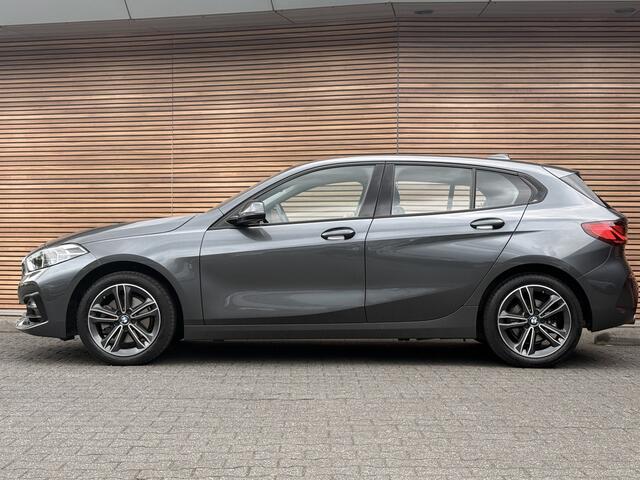 BMW 1-SERIE 118i Executive Edition Navi / Carplay / Lm Velgen / Sportstoelen