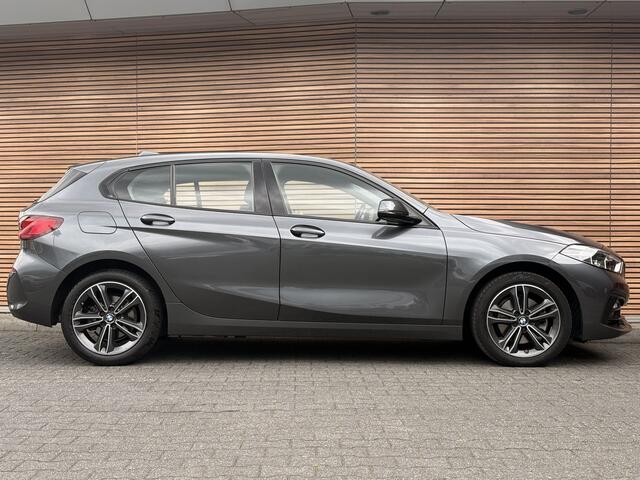 BMW 1-SERIE 118i Executive Edition Navi / Carplay / Lm Velgen / Sportstoelen