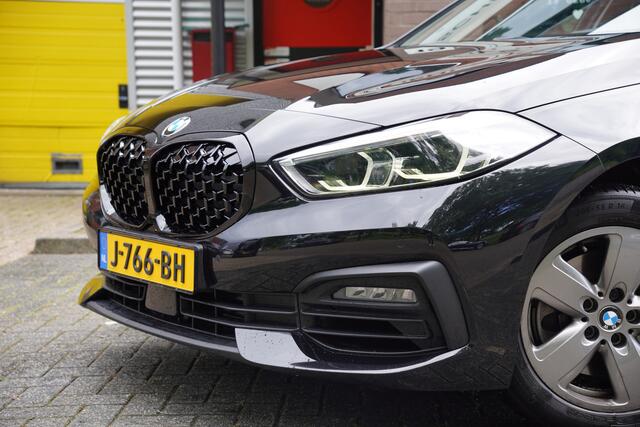 BMW 1-SERIE 118i Executive Edition / BTW / Automaat / Led / Navi / Cruise /