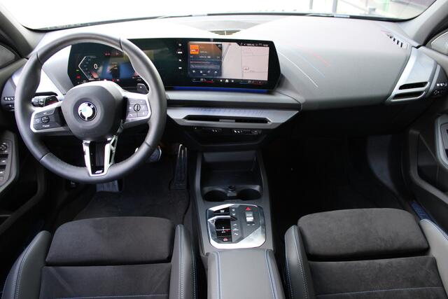 BMW 1-SERIE 120 M Sport Automaat / Sportstoelen / Achteruitrijcamera / M Adaptief onderstel / Comfort Access / Adaptieve LED / Stoelverwarming