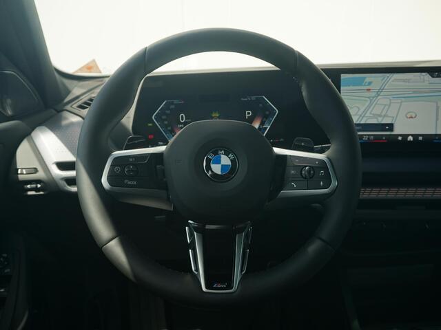 BMW 1-SERIE 120 | M Sportpakket Pro | Panoramadak | Harman-Kardon | Driving Assistant Plus | Elektrisch verstelbare stoelen