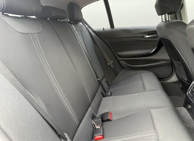 BMW 1-SERIE 118i Sport Line Aut., Clima | Navi | Pdc