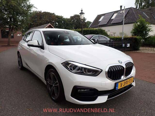 BMW 1-SERIE 118i SPORTLINE / CRUISE / STOELVERWARMING / SPORTSTOEL / 17''
