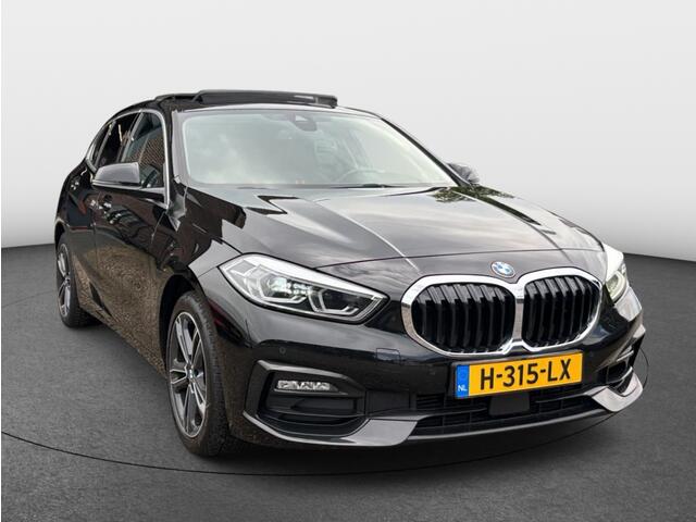 BMW 1-SERIE 118i Executive Edition Sport Line | Panoramadak | Parking pack |
