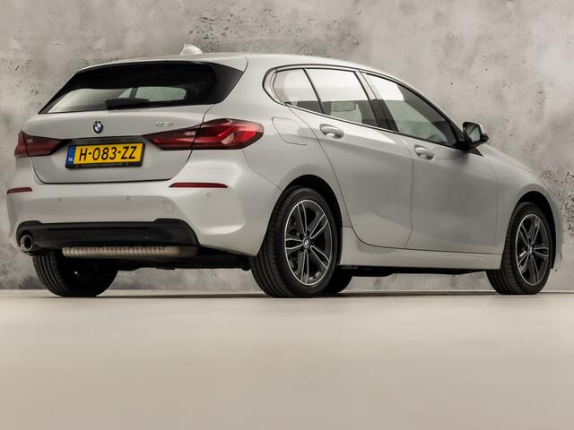 BMW 1-SERIE 118i Sport Automaat (VIRTUAL COCKPIT, DEALER ONDERHOUDEN, NAP, APPLE CARPLAY, GROOT NAVI, LEDER, SPORTSTOELEN, PARKEERSENSOREN, CRUISE, NIEUWSTAAT)