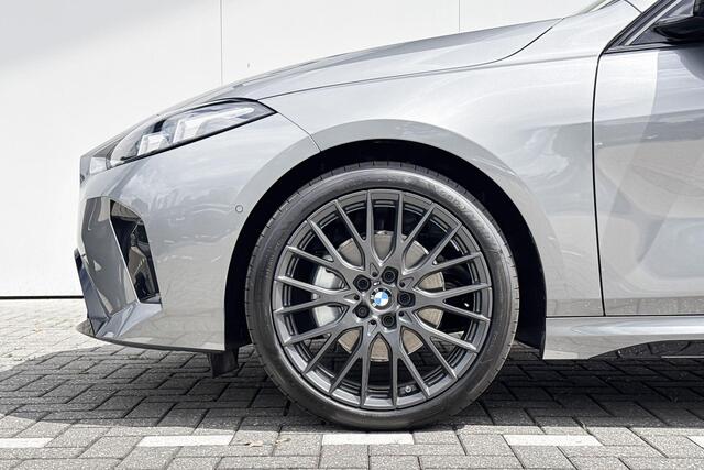 BMW 1-SERIE 120 | M Sport | Panoramadak | Innovation Pack