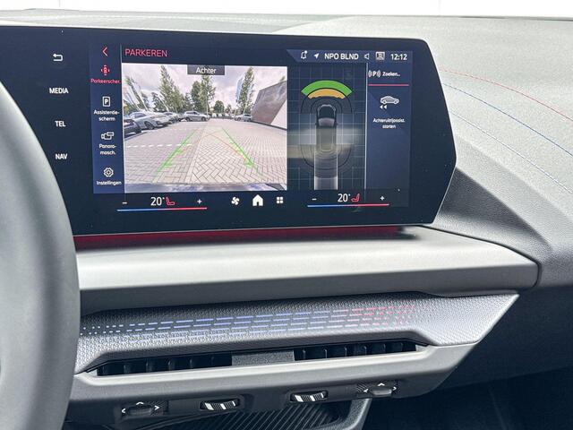 BMW 1-SERIE 120 M Sport | Panoramadak | Harman-Kardon | Comfort Access |
