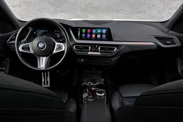 BMW 1-SERIE 118i M-Sport | Panoramadak | Stoelverwarming | Lederen bekleding
