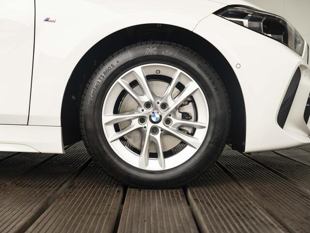 BMW 1-SERIE 118i | M Sportpakket | 17 inch | Parking Assistant | M Sport Steering | Achteruitrijcamera | Sportstoelen | Cruise Control