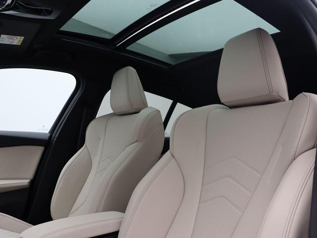BMW 1-SERIE 120 High Executive | M Sportpakket Pro | Innovation Pack