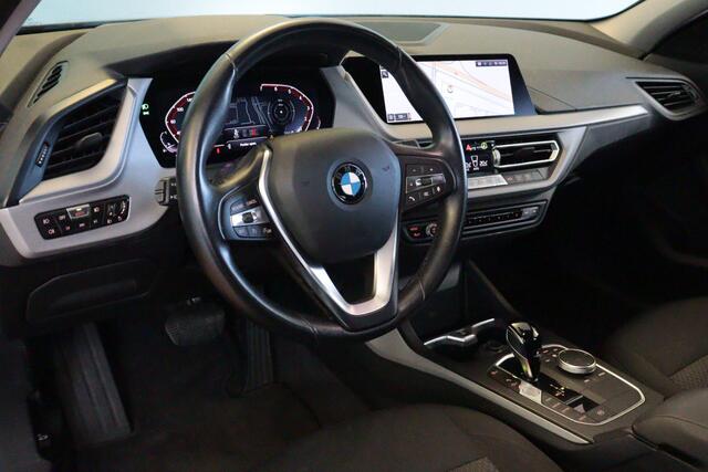 BMW 1-SERIE 118i Business Edition Automaat | NAVI | CLIMA | PDC V+A | CRUISE | VIRTUAL COCKPIT |