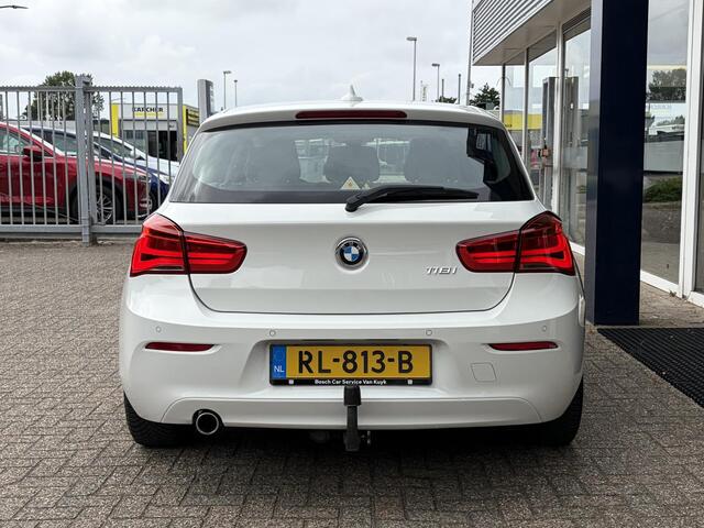 BMW 1-SERIE 118i Corporate Lease High Executive / Automaat / NL-Auto / Vol-Leder / Facelift / Stoelverwarming / LED / Cruise-Control / Climate-Control / Trekhaak / PDC V+A / 16'' LMV / All-Season / ENZ.