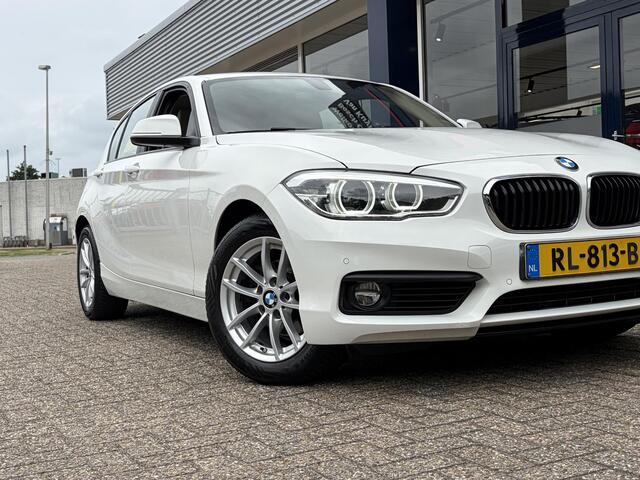 BMW 1-SERIE 118i Corporate Lease High Executive / Automaat / NL-Auto / Vol-Leder / Facelift / Stoelverwarming / LED / Cruise-Control / Climate-Control / Trekhaak / PDC V+A / 16'' LMV / All-Season / ENZ.