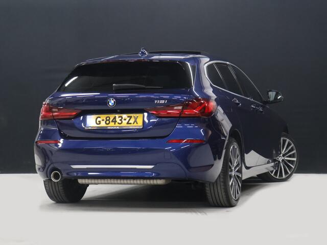 BMW 1-SERIE 118i M Sport [SCHUIFKANTELDAK, APPLE CARPLAY, ANDROID, ADAPTIVE CRUISE, STOELVERWARMING, SFEERVERLICHTING, CAMERA, PDC V+A, NAVIGATIE, BLUETOOTH, NIEUWSTAAT]