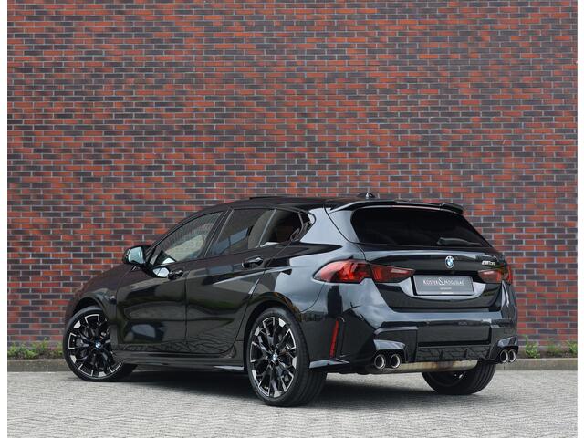 BMW 1-SERIE M135i xDrive | M Performance - Pano - Harman Kardon