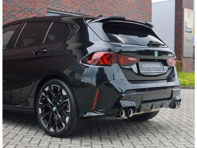 BMW 1-SERIE M135i xDrive | M Performance - Pano - Harman Kardon