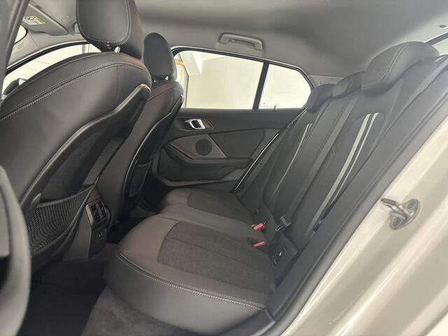 BMW 1-SERIE 116i | CARPLAY | CLIMA | STOELVERW. |