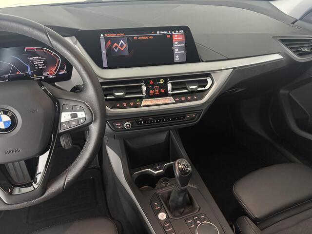 BMW 1-SERIE 116i | CARPLAY | CLIMA | STOELVERW. |