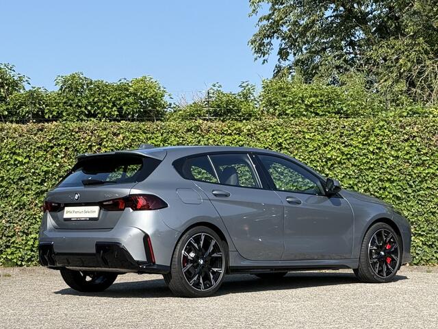BMW 1-SERIE 120 | M-Sport Pro | 19'' | Panorama | Camera | Comfort Access
