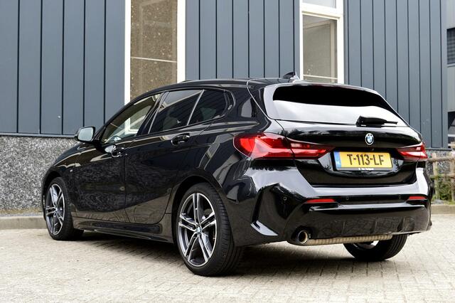 BMW 1-SERIE 118i M-Sport Rijklaarprijs-Garantie Panorama dak Sport Interieur Led Camera Live cockpit pro