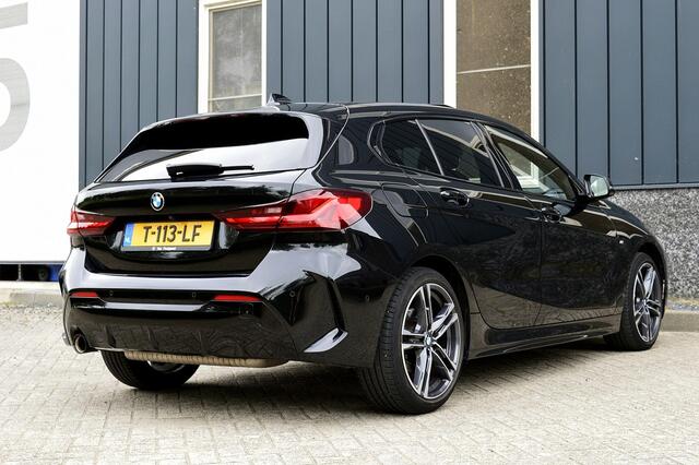 BMW 1-SERIE 118i M-Sport Rijklaarprijs-Garantie Panorama dak Sport Interieur Led Camera Live cockpit pro
