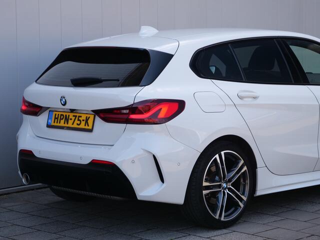 BMW 1-SERIE 116i M-sport 109Pk Automaat Apple Carplay / Camera / PDC / Navi / Keyless entry