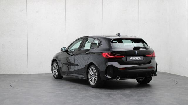 BMW 1-SERIE 120i Executive M-Sport | Live Cockpit Professional | Stoelverwarming | Apple Carplay