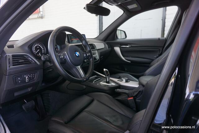 BMW 1-SERIE 118i Edition M Sport Shadow M-Pakket | Automaat | Navig | Leder |