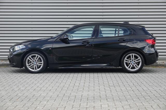 BMW 1-SERIE 118i High Executive M-Sport | Carplay | Stoelverw. | DAB | Live Cockpit |