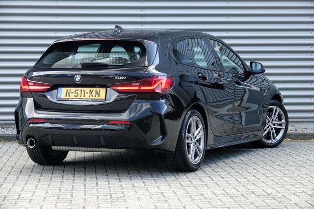 BMW 1-SERIE 118i High Executive M-Sport | Carplay | Stoelverw. | DAB | Live Cockpit |