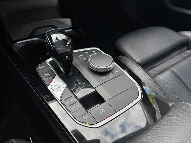BMW 1-SERIE 118i Executive Edition | M Pakket | Leer | Apple Carplay | Sfeerverlichting | Parkeersensoren