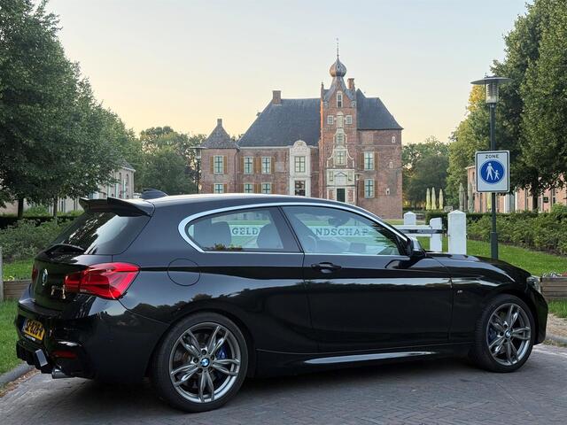 BMW 1-SERIE M140i High Exec/Pano/Stuurverw/Carplay/Harman kardon/M-permormance demper