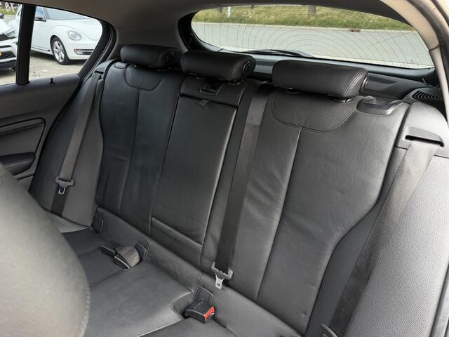 BMW 1-SERIE 125i Centennial / Automaat / 225PK / Leder / Keyless / Camera / Sensoren V+A /