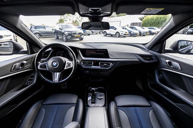 BMW 1-SERIE 120i M-Pakket | NL Auto | LED