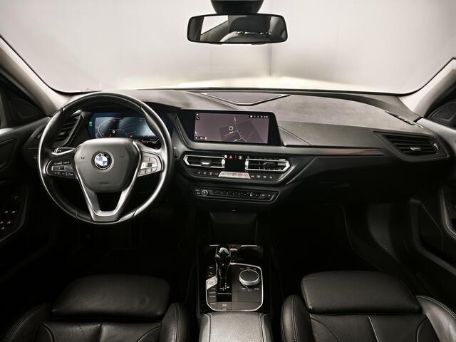BMW 1-SERIE 118i Introduction Edition | Sport-Line | Leder | Camera | 18"Lichtmetaal | Cruise control |