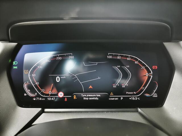 BMW 1-SERIE 118i Introduction Edition | Sport-Line | Leder | Camera | 18"Lichtmetaal | Cruise control |