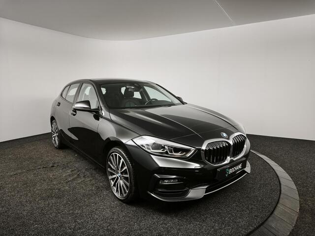 BMW 1-SERIE 118i Introduction Edition | Sport-Line | Leder | Camera | 18"Lichtmetaal | Cruise control |