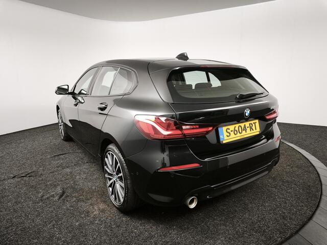 BMW 1-SERIE 118i Introduction Edition | Sport-Line | Leder | Camera | 18"Lichtmetaal | Cruise control |