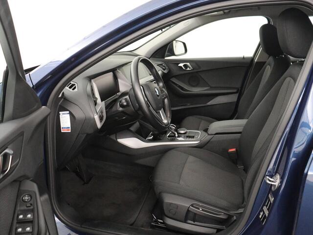 BMW 1-SERIE 116i Business Edition | Trekhaak | Cruise control | DAB+ | Bluetooth | Carplay | Climate control | Parkeerhulp | Virtual cockpit