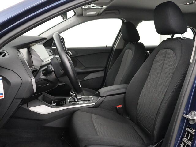 BMW 1-SERIE 116i Business Edition | Trekhaak | Cruise control | DAB+ | Bluetooth | Carplay | Climate control | Parkeerhulp | Virtual cockpit