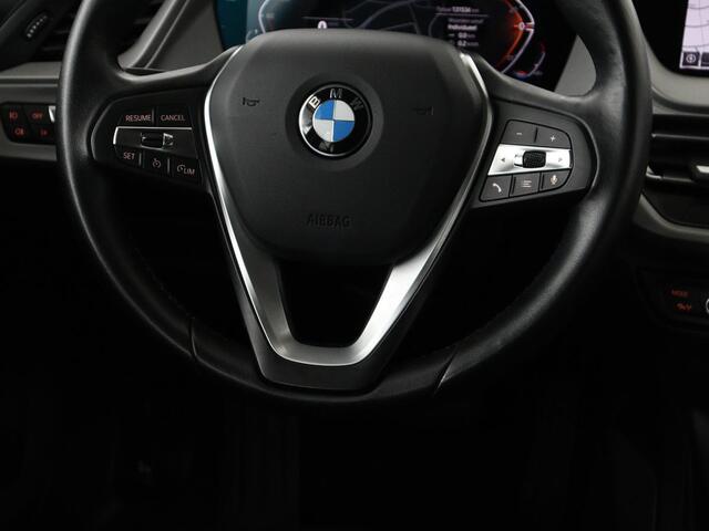 BMW 1-SERIE 116i Business Edition | Trekhaak | Cruise control | DAB+ | Bluetooth | Carplay | Climate control | Parkeerhulp | Virtual cockpit