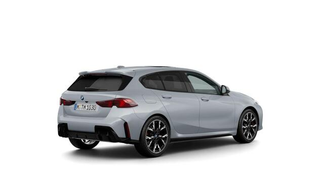 BMW 1-SERIE 120 | M Sport Pro | Panoramadak | Harman/Kardon | Driving Assistant Plus | Comfort Access | Head-Up Display